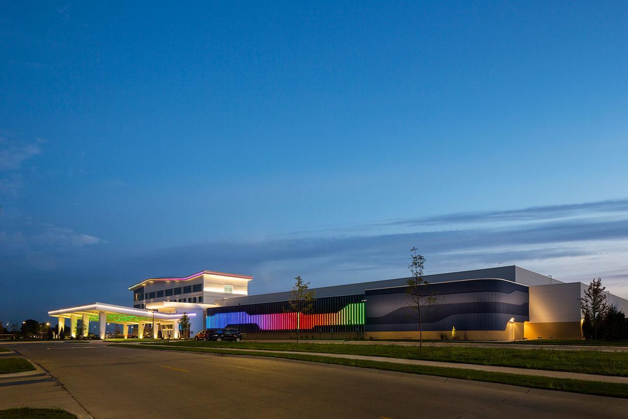 Rhythm City Casino & Resort Davenport Exterior foto
