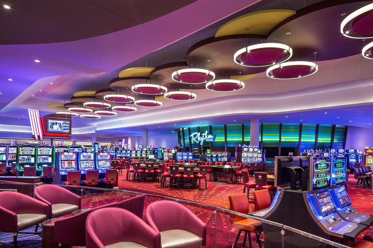 Rhythm City Casino & Resort Davenport Exterior foto